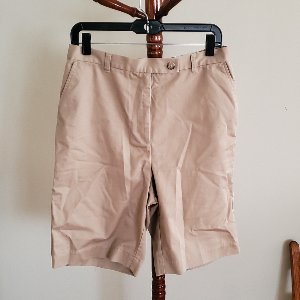 LANDS END Women's khaki shorts size 12